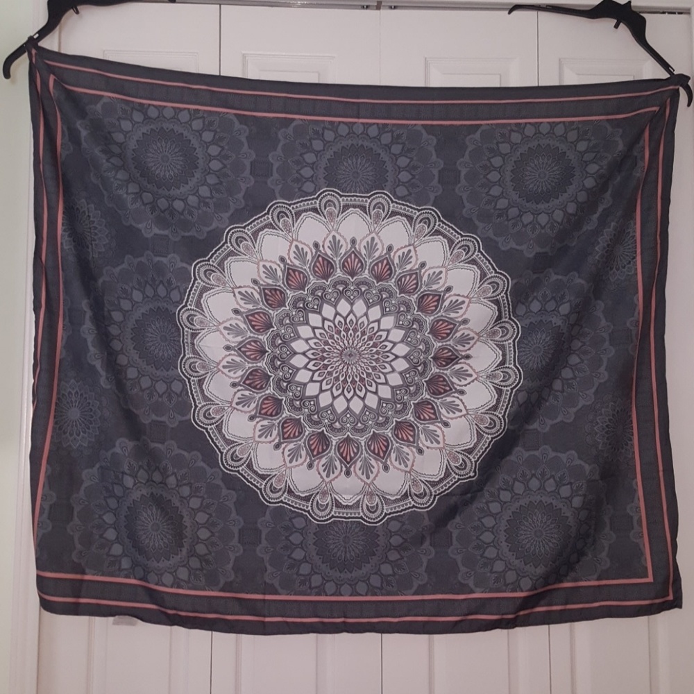 Nwot Decorative wall hanging tapestry or bedspread